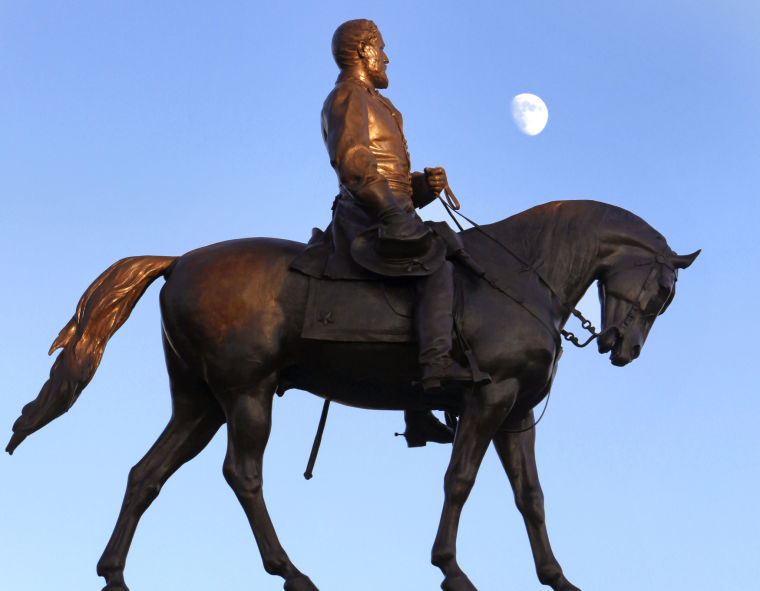 RELeeMonument.JPG